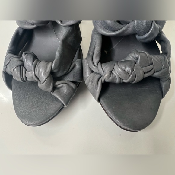 NEW!! BCBGMAXAZRIA Strappy Knotted Leather High Heels 4” plus Sz 7.5 - Picture 10 of 10